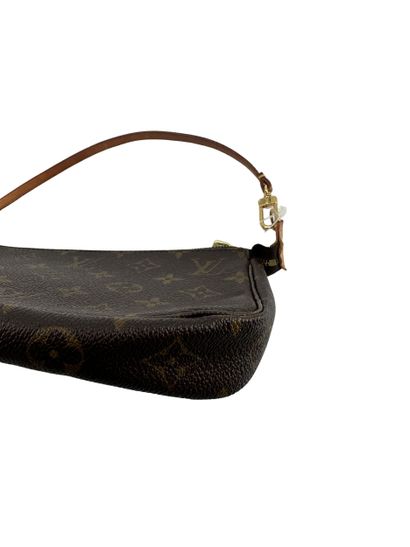 Louis Vuitton Pochette Accessoires
Pochette...