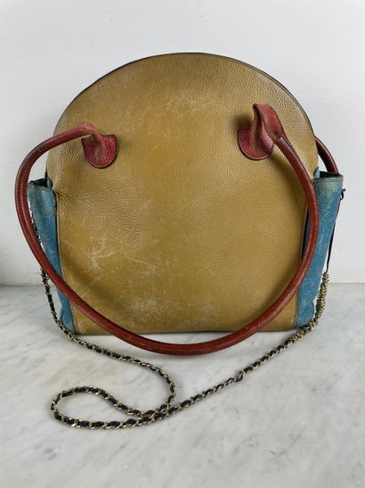 Delvaux, Bruxelles - Ensemble de trois sacs...