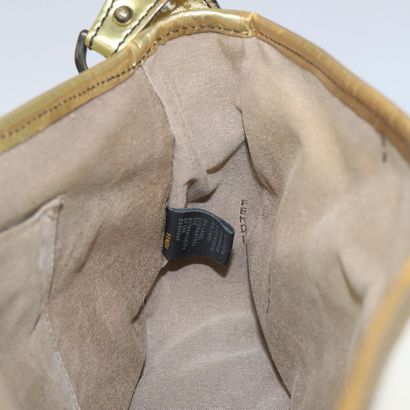 Fendi Zucchino Mamma Baguette
Sac porté épaule...