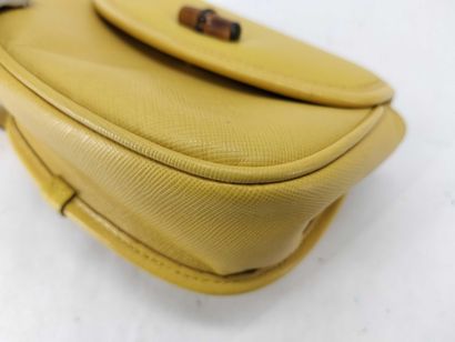 Gucci Front Zip Belt Bag
Sac ceinture en...
