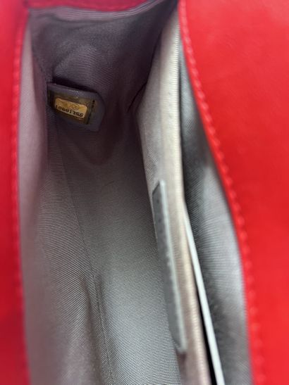 Chanel Sac Flap
Sac à main en cuir matelassé,...