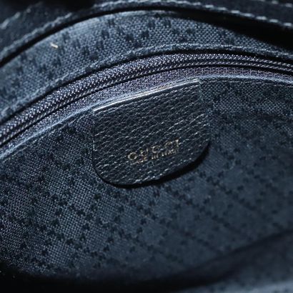 Gucci Bamboo Zip Pouch

Sac à main compact...