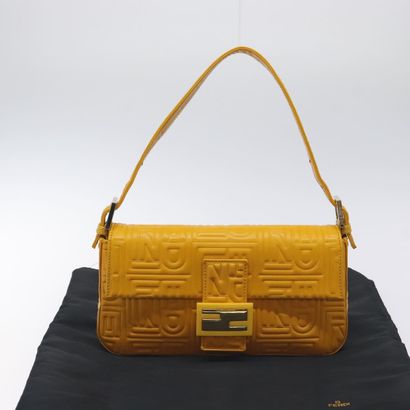 Fendi Mamma Baguette à l’épaule
Sac à main...