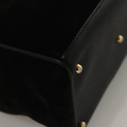 Gucci Bamboo Zip Pouch

Sac à main compact...
