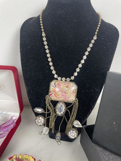 Costume jewelry set (mid/late 20th century)...