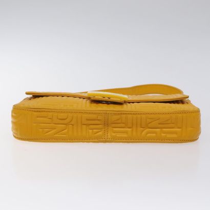Fendi Mamma Baguette à l’épaule
Sac à main...