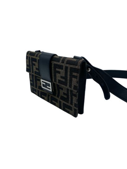 Fendi Vintage Zucca Mini Shoulder Bag
Sac...
