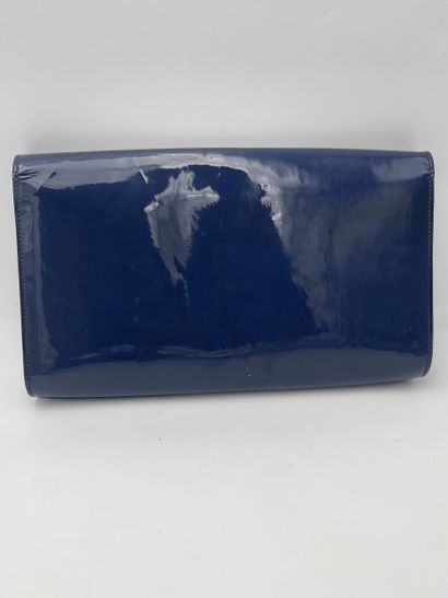 Saint Laurent Belle de Jour Chain Wallet
Pochette...