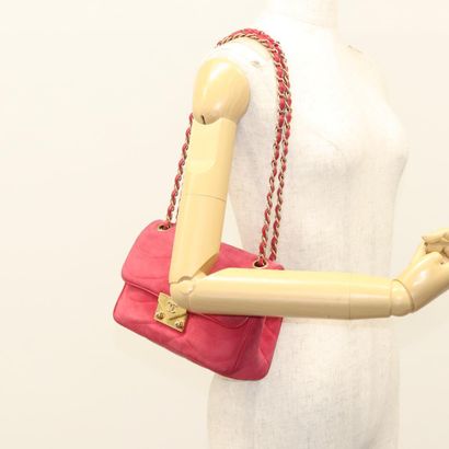 Chanel Vintage Chain Flap Shoulder Bag
Sac...
