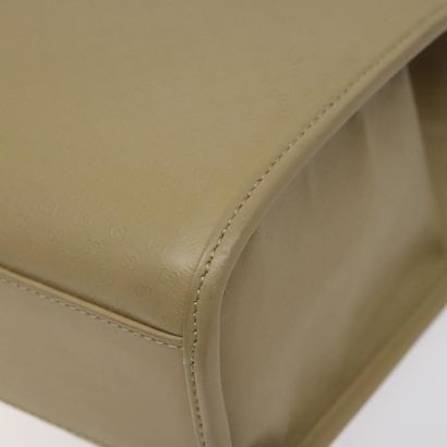 Gucci Bow Frame Chain Clutch
Pochette à fermoir...
