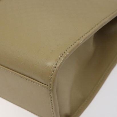 Gucci Bow Frame Chain Clutch
Pochette à fermoir...