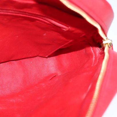 Chanel Vintage Front Pocket Camera Bag
Sac...