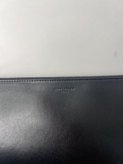 Saint Laurent Zip Pouch Pochette zippée
Pochette...