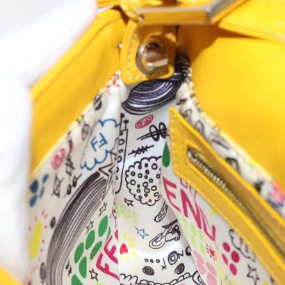 Fendi Mamma Baguette à l’épaule
Sac à main...
