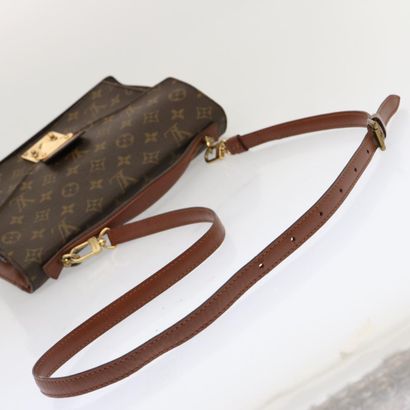 Louis Vuitton Monceau 28
Sac à main rigide...
