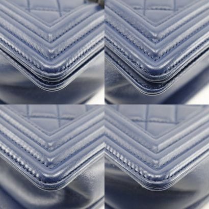Chanel Boy Bag
Sac à main en cuir matelassé,...