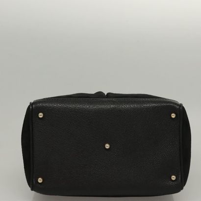 Gucci Bamboo Zip Pouch

Sac à main compact...