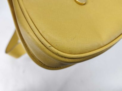 Gucci Front Zip Belt Bag
Sac ceinture en...