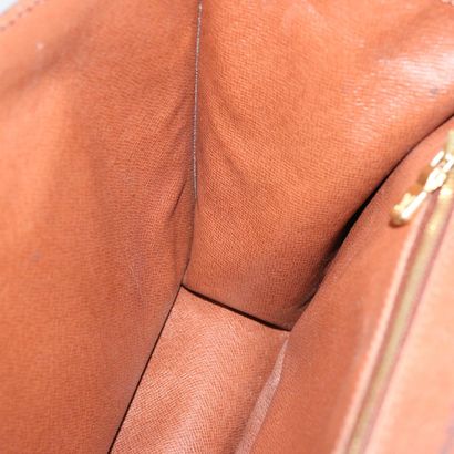 Louis Vuitton Monceau 28
Sac à main rigide...
