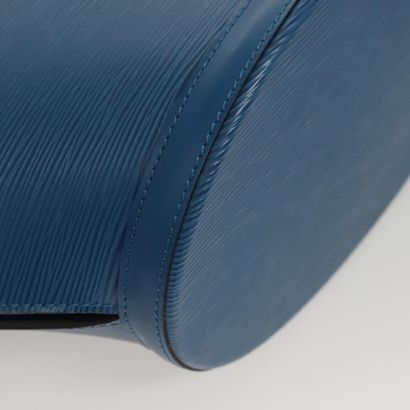 Louis Vuitton Saint Jacques
Sac à main en...
