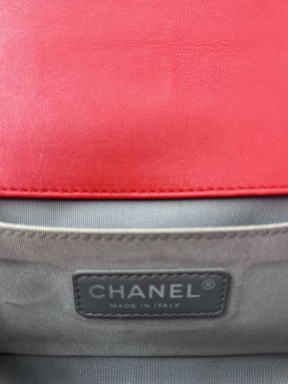 Chanel Sac Flap
Sac à main en cuir matelassé,...