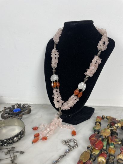 Ethnic & costume jewelry set (20th century):...