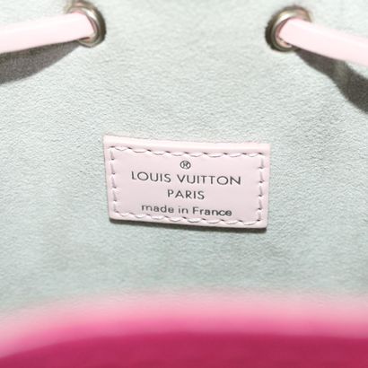 Louis Vuitton Petit Noé
Sac seau en cuir,...