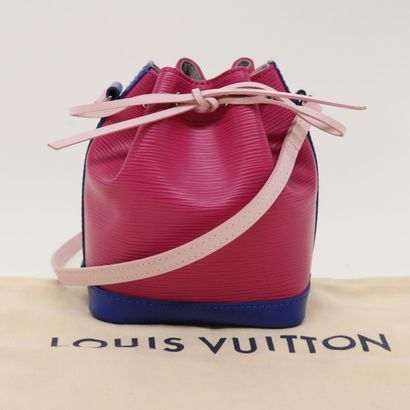 Louis Vuitton Petit Noé
Sac seau en cuir,...