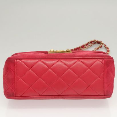 Chanel Vintage Chain Flap Shoulder Bag
Sac...