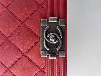 Chanel Sac Flap
Sac à main en cuir matelassé,...
