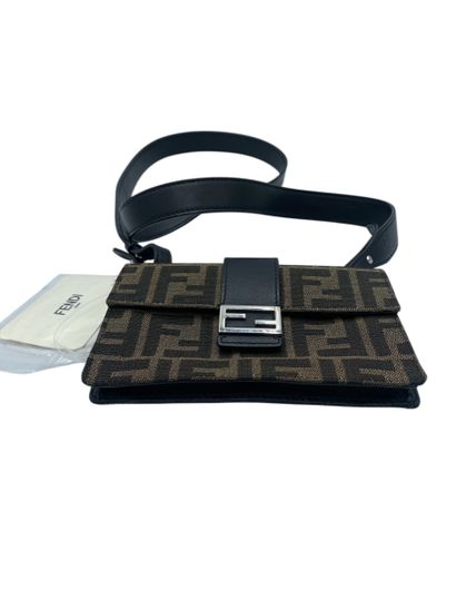 Fendi Vintage Zucca Mini Shoulder Bag
Sac...