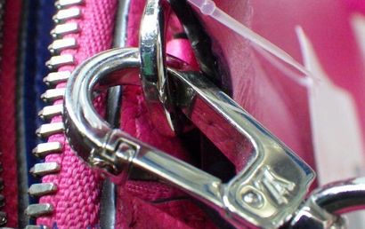 Louis Vuitton Lockme II
Sac à main en cuir,...