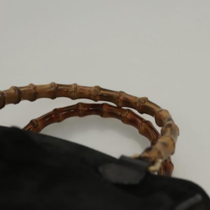 Gucci Bamboo Zip Pouch

Sac à main compact...