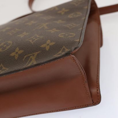 Louis Vuitton Monceau 28
Sac à main rigide...