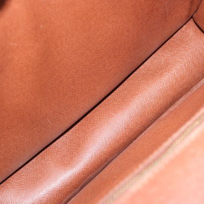 Louis Vuitton Monceau 28
Sac à main rigide...
