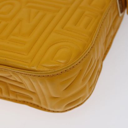 Fendi Mamma Baguette à l’épaule
Sac à main...