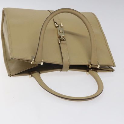 Gucci Bow Frame Chain Clutch
Pochette à fermoir...