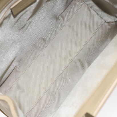 Gucci Bow Frame Chain Clutch
Pochette à fermoir...