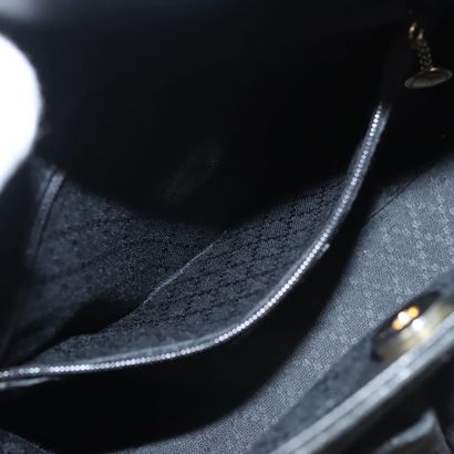 Gucci Bamboo Zip Pouch

Sac à main compact...