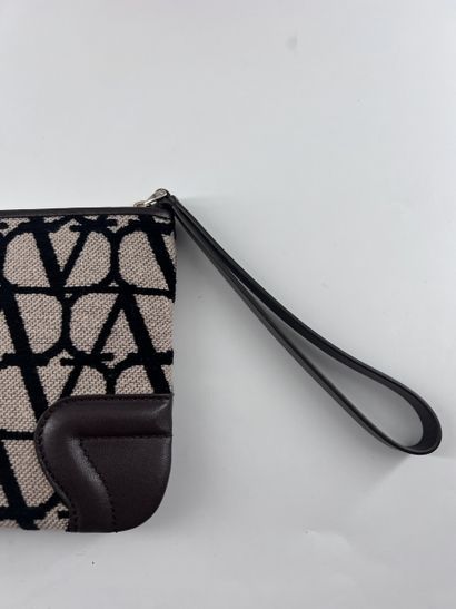 Valentino Garavani Zip Pouch
Pochette zippée,...