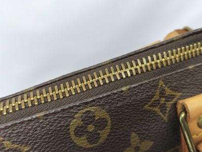 Louis Vuitton Keepall Bandoulière 55
Sac...