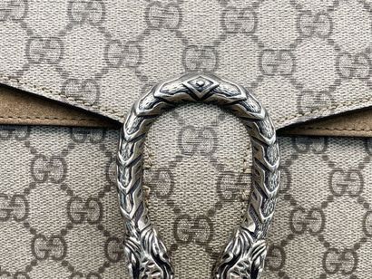 Gucci Dionysus Bag
Sac porté épaule en toile...
