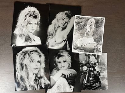 Suite of black and white photographs Icon...