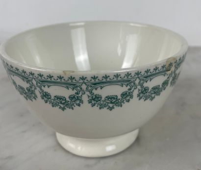 Royal Boch Bol sur piédouche « Carlotta »,...