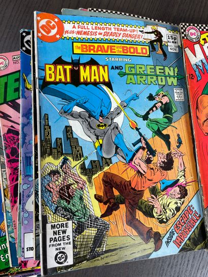 Lot de 45 comics américains, éditeur DC Comics,...