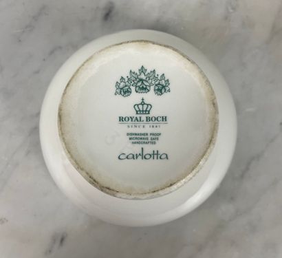 Royal Boch Bol sur piédouche « Carlotta »,...