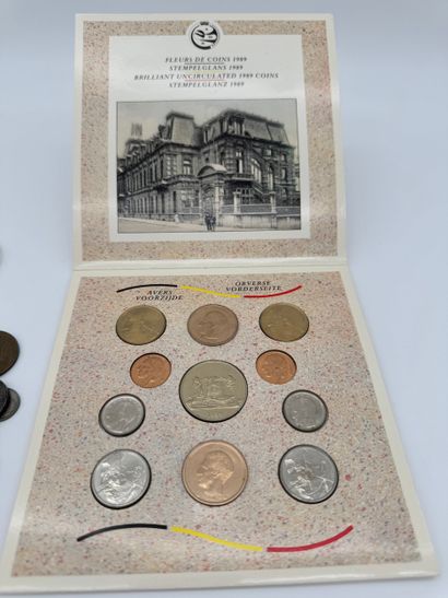 Set of current coins and silver medal - Belgium
Set...