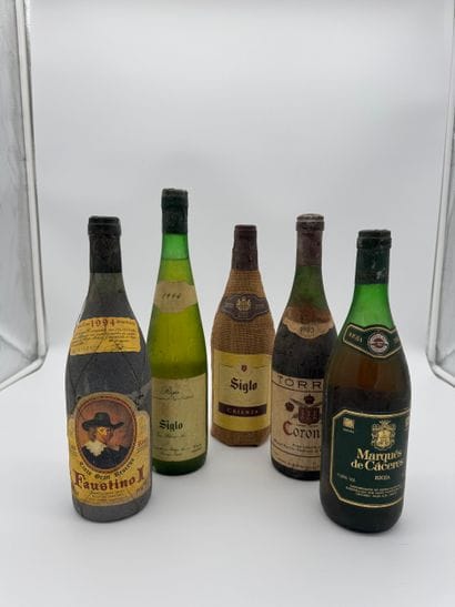 Lot de vins d’Espagne et divers
Comprenant...