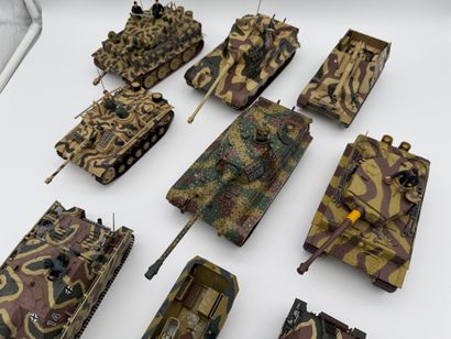Set of 9 military tank models

Set of nine...