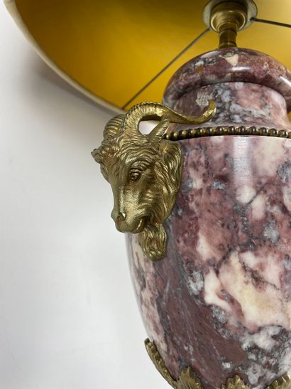 Lampe de table de style Louis XVI - Marbre
Urne...